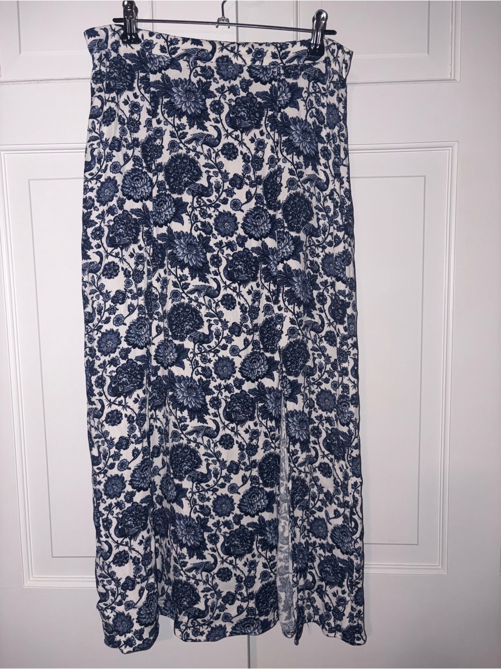 & Other Stories Blue and White Floral Midi Skirt - Picture 2 of 3